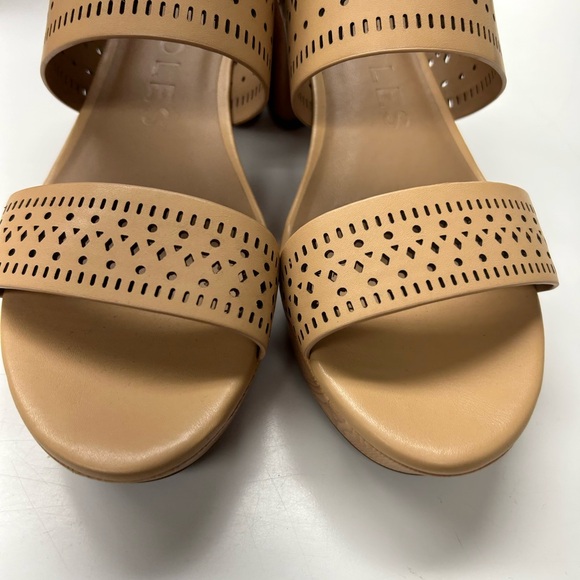 AEROSOLES Beige Cutout Sandals - Picture 3 of 7